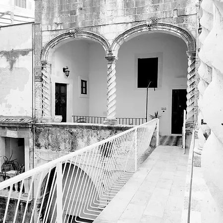 Via Cavour 32 Bed and Breakfast 3*