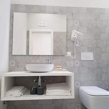 Via Cavour 32 4* Syracuse